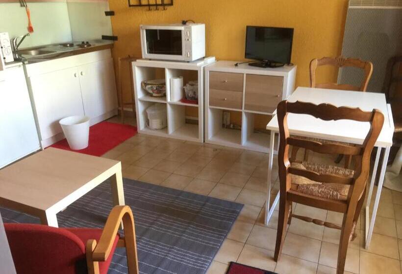 بنسيون Villa Cemaste