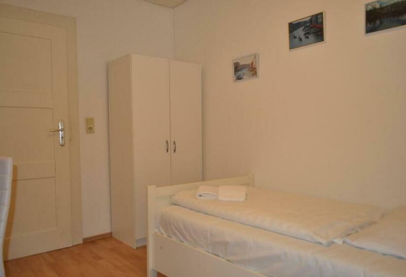 بنسيون Weinstube Heigl Restaurante Pizzeria Puccini