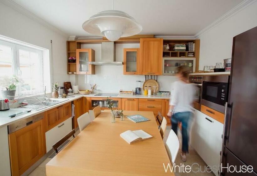 Пансион White Guest House