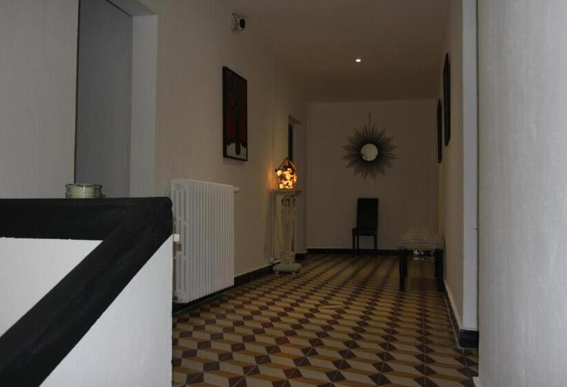 ベッドアンドブレックファースト 1er Consul