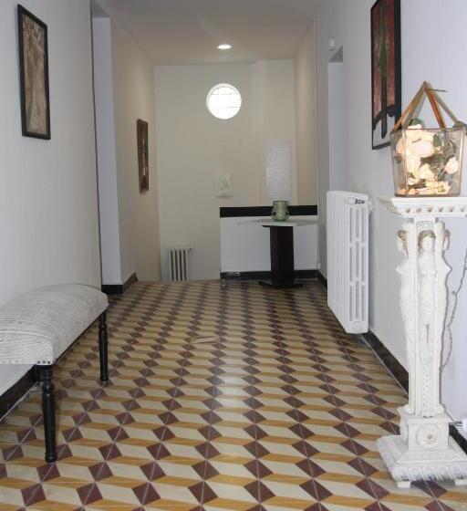 ベッドアンドブレックファースト 1er Consul