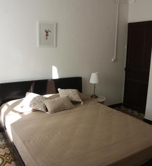 ベッドアンドブレックファースト 1er Consul