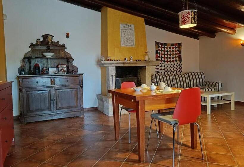 צימר Aspromonte Yellow House