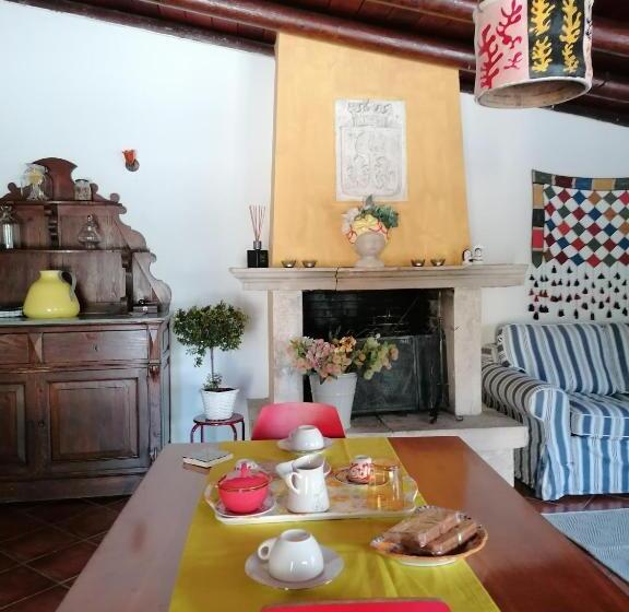 צימר Aspromonte Yellow House