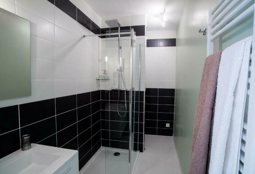 تختخواب و صبحانه Au Clos Beausejour