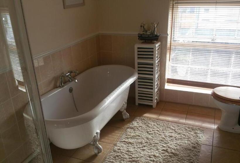 مبيت وإفطار Millbatch Farm