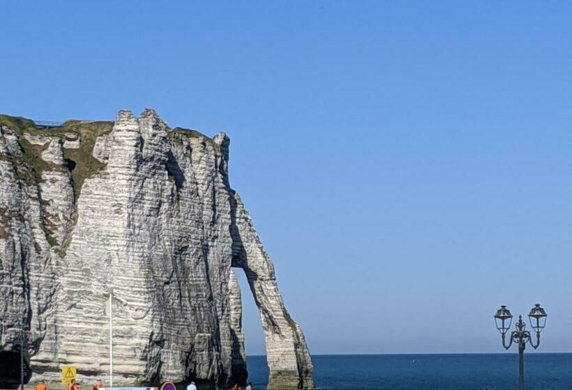 Отель L Aiguille Creuse