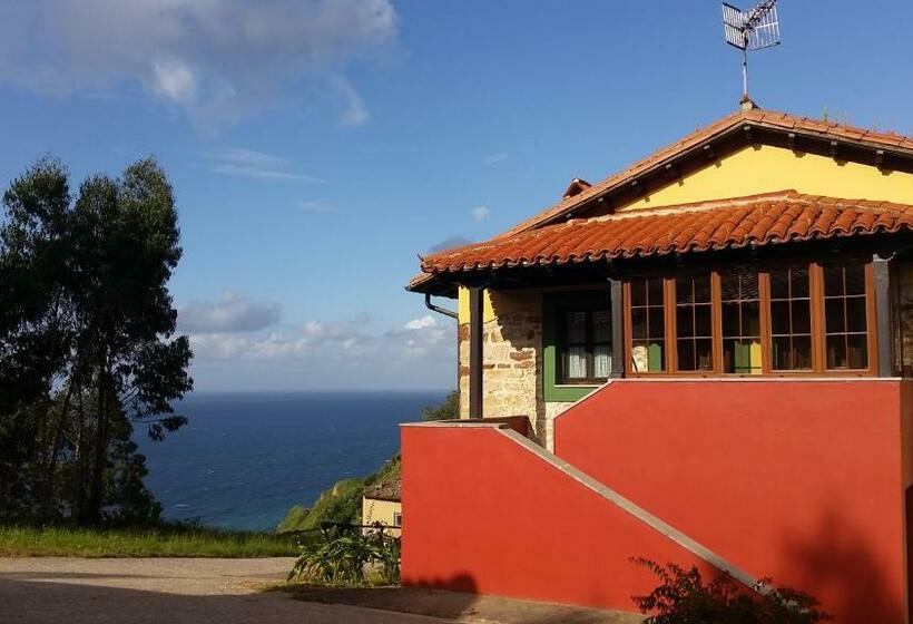 هتل Turismo Rural El Piensu