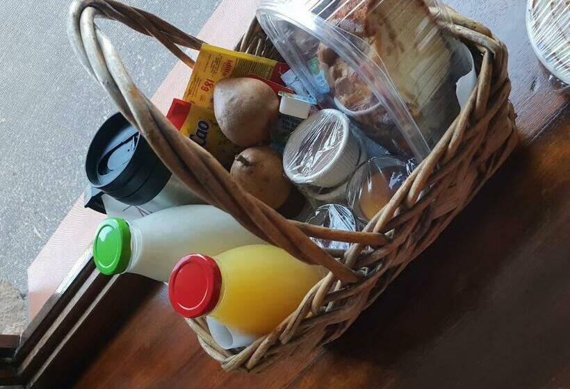 هتل Turismo Rural El Piensu