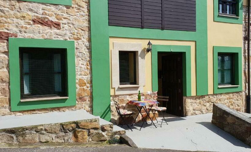 בית מלון כפרי Turismo Rural El Piensu