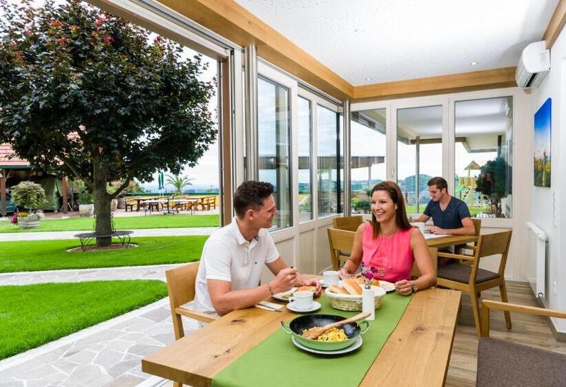 ホテル Weingut Wohlfühlzimmer Adam Lieleg