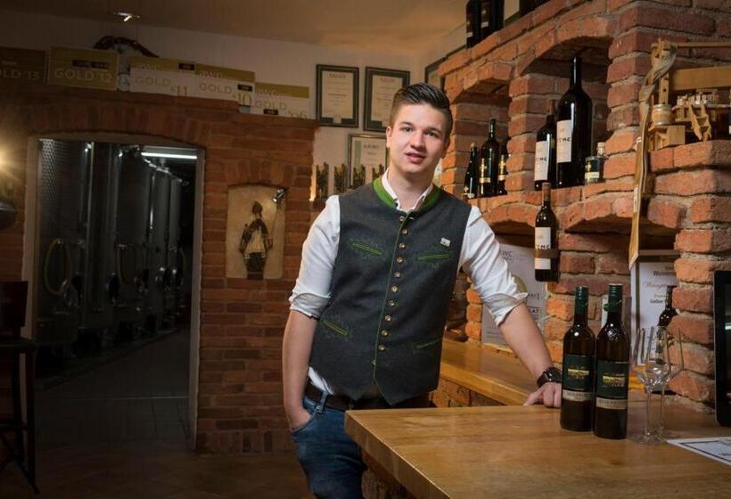 ホテル Weingut Wohlfühlzimmer Adam Lieleg