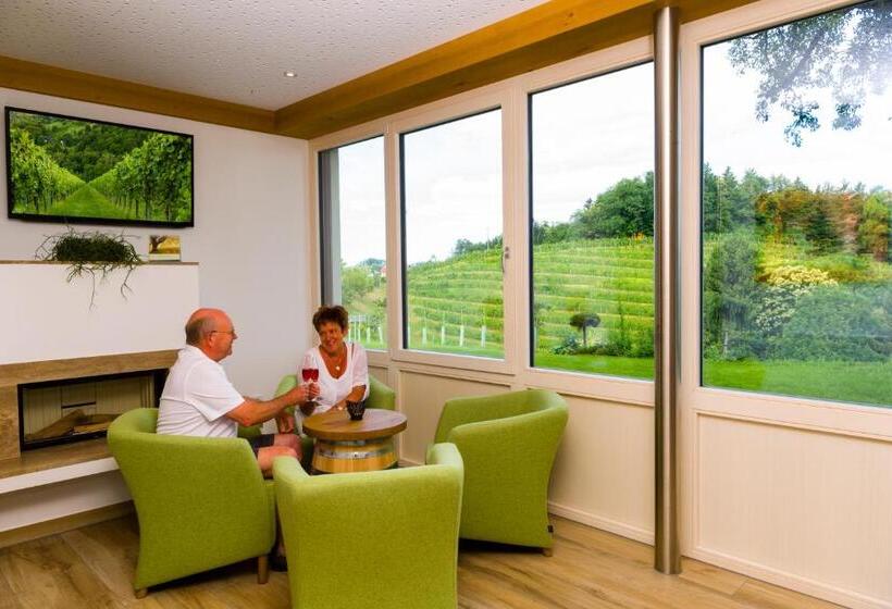 هتل Weingut Wohlfühlzimmer Adam Lieleg