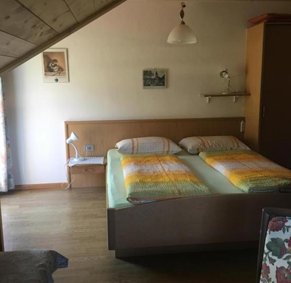 هتل Weingut Zundlhof