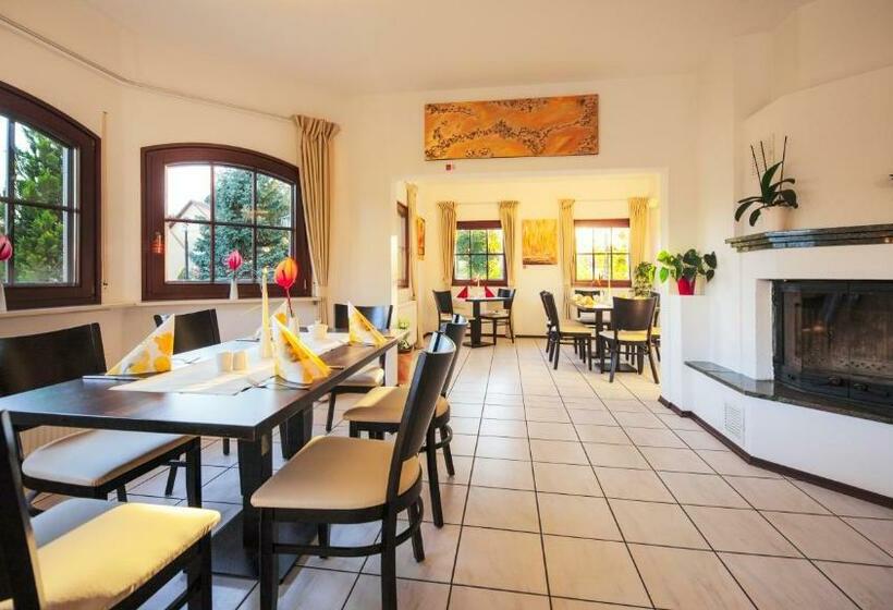 Lokal Genial Pension & Restaurant