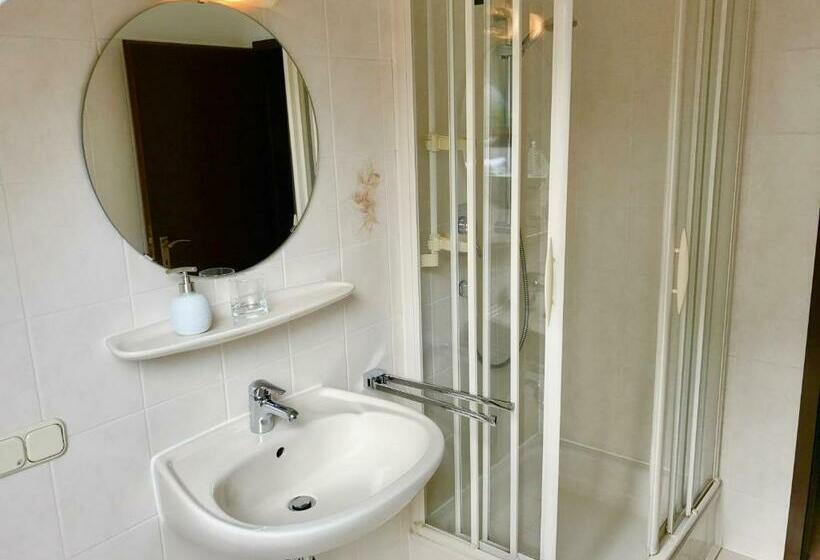 Lokal Genial Pension & Restaurant