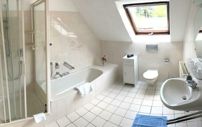 Lokal Genial Pension & Restaurant