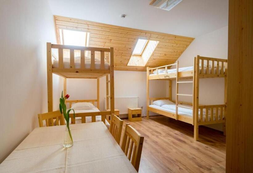 ペンション Brigadéros Vendégház