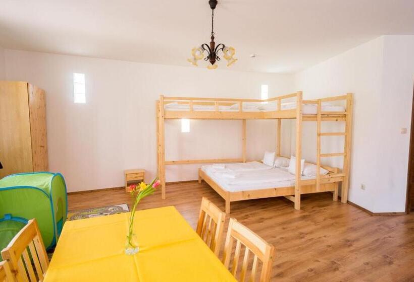 ペンション Brigadéros Vendégház