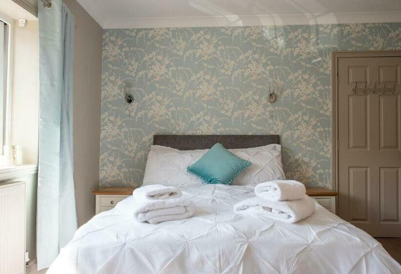 بنسيون Clovelly Guest House