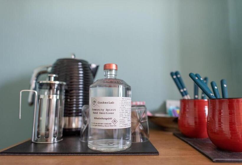 بنسيون Clovelly Guest House