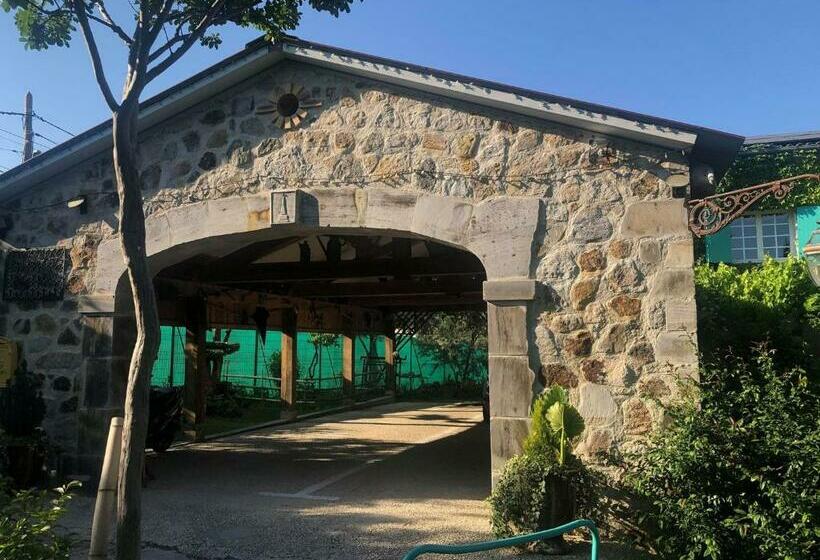 פנסיון Mas De La Croix