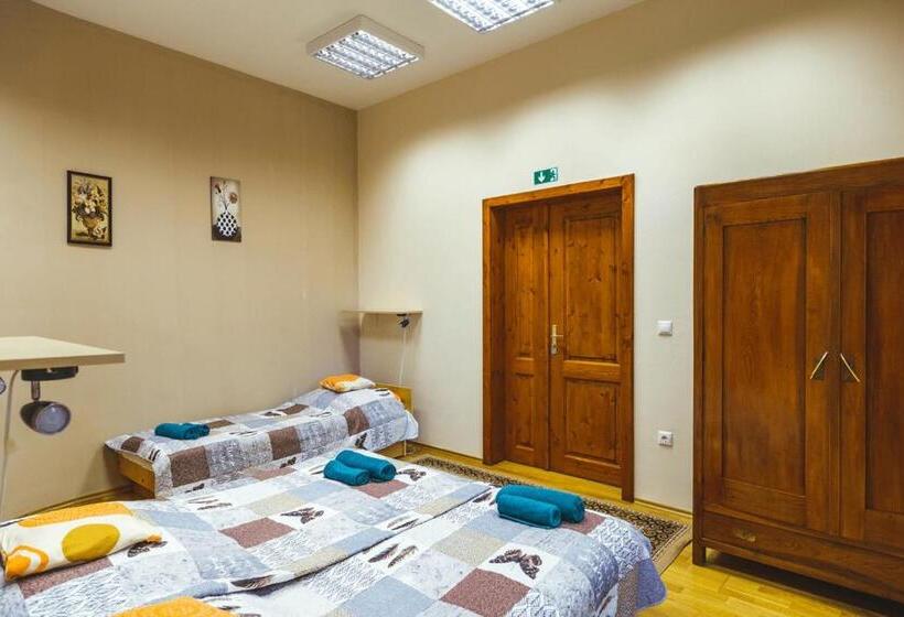 Пансион Tolnay Kúria és Vendégház