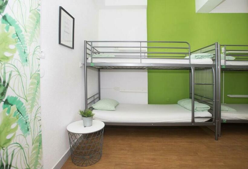 Travel & Live Porto Hostel