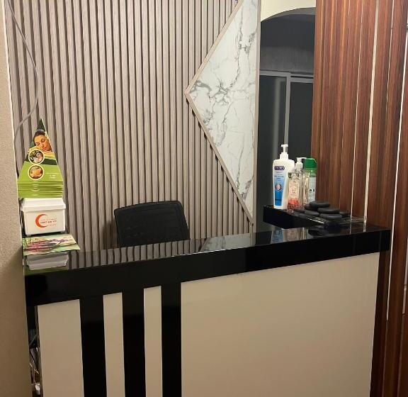 Auris Boutique Hotel Apartments, Al Barsha   At The Mall