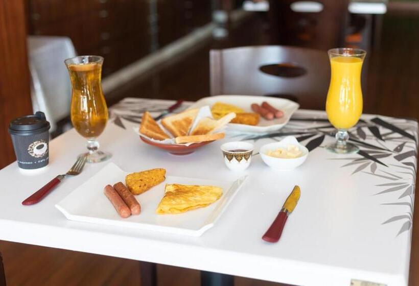 Auris Boutique Hotel Apartments, Al Barsha   At The Mall