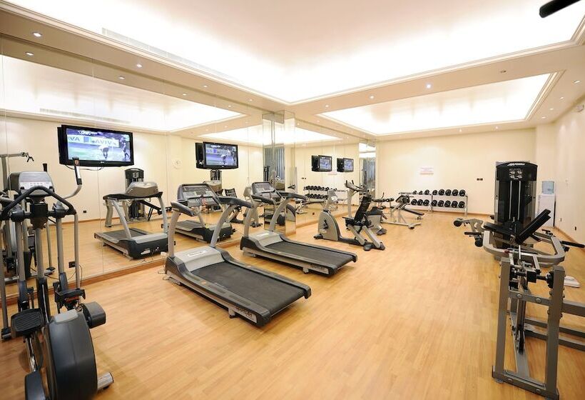 ホテル Qaser Al Hamra By Warwick