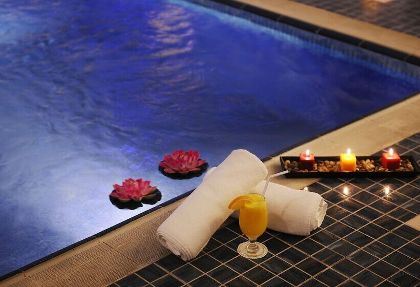 ホテル Qaser Al Hamra By Warwick