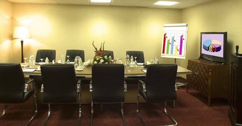 בית מלון כפרי Al Madinah Harmony