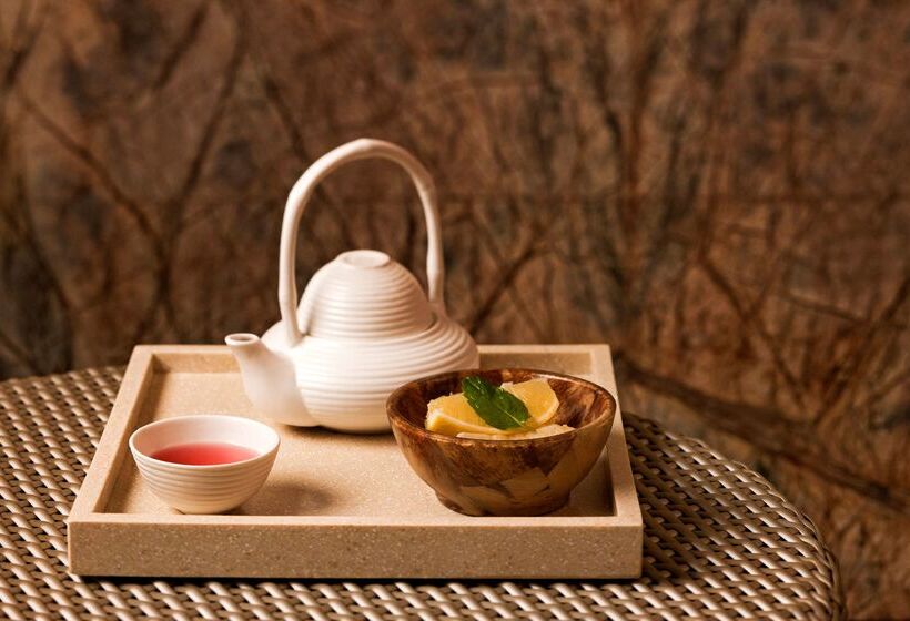 Отель Andaz Capital Gate Abu Dhabi, By Hyatt