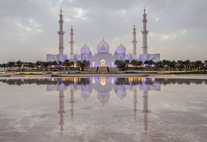 Отель Andaz Capital Gate Abu Dhabi, By Hyatt