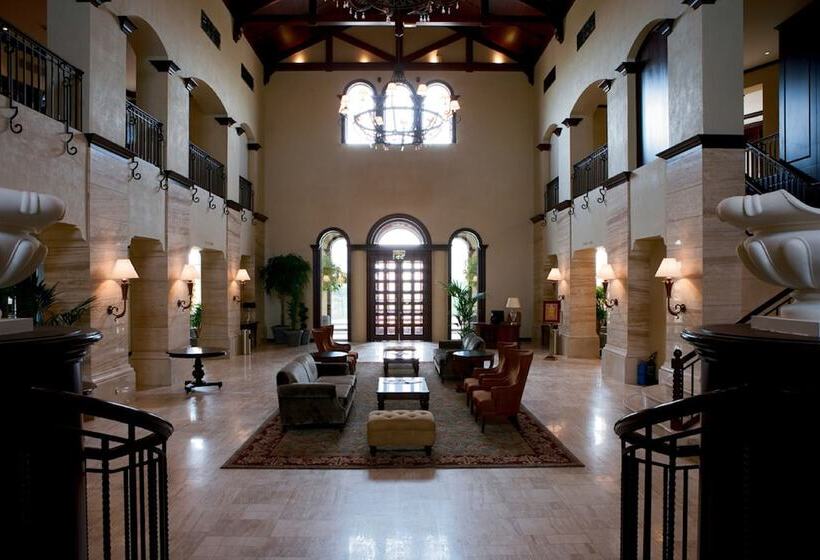 هتل Arabian Ranches Golf Club