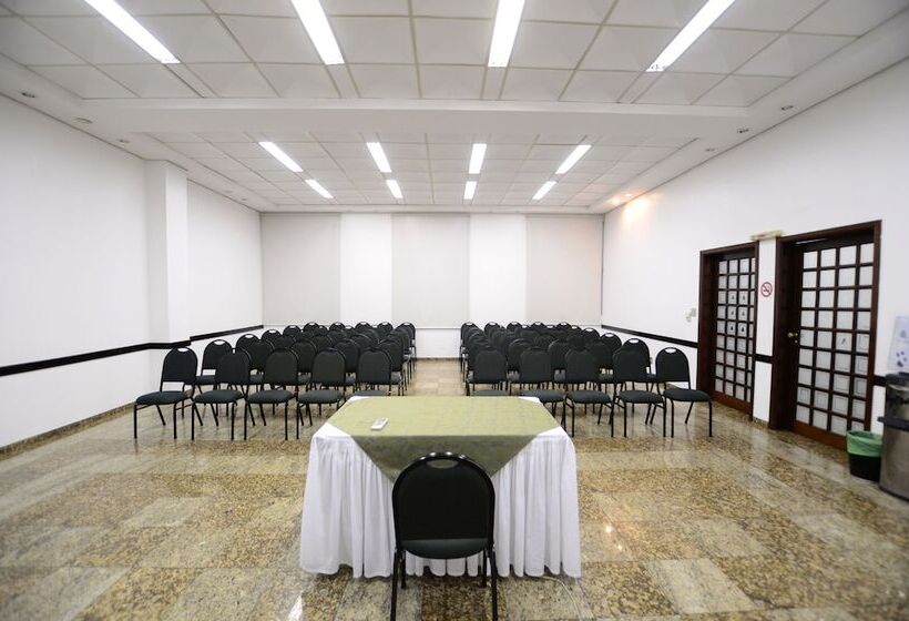 בית מלון כפרי Cedro