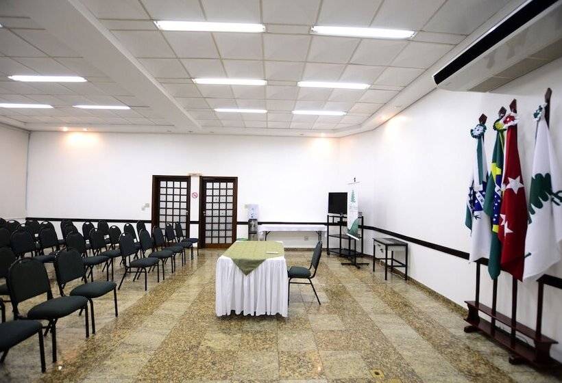 בית מלון כפרי Cedro