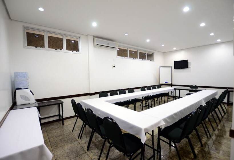 בית מלון כפרי Cedro