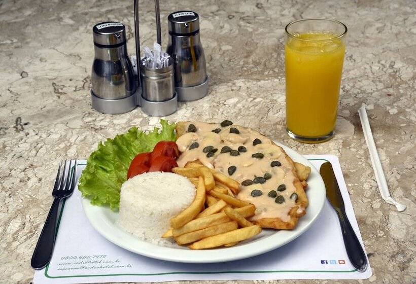 בית מלון כפרי Cedro