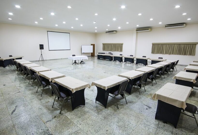 ホテル Dan Inn Campinas Anhanguera