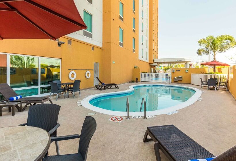 Отель Hampton Inn By Hilton Queretaro Tecnologico