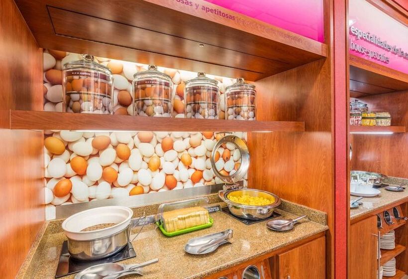 Отель Hampton Inn By Hilton Queretaro Tecnologico