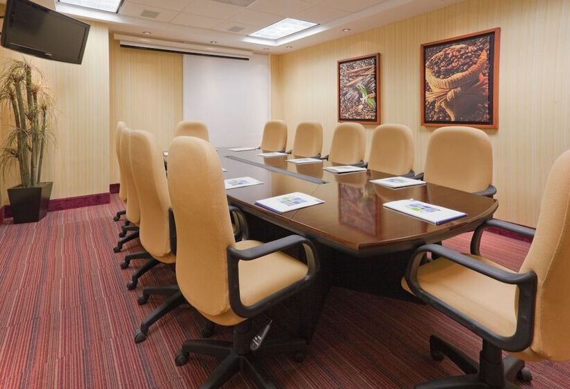 فندق Holiday Inn Express Tapachula, An Ihg