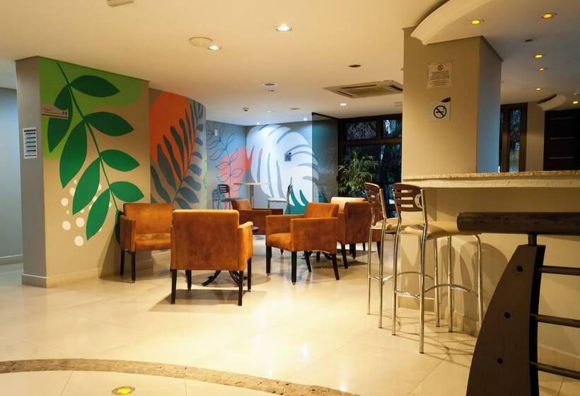 Master Curitiba Hotel   1,6 Km Do Estádio Couto Pereira   Show