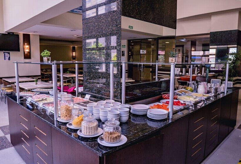 Master Curitiba Hotel   1,6 Km Do Estádio Couto Pereira   Show