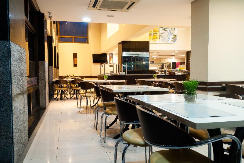 Master Curitiba Hotel   1,6 Km Do Estádio Couto Pereira   Show