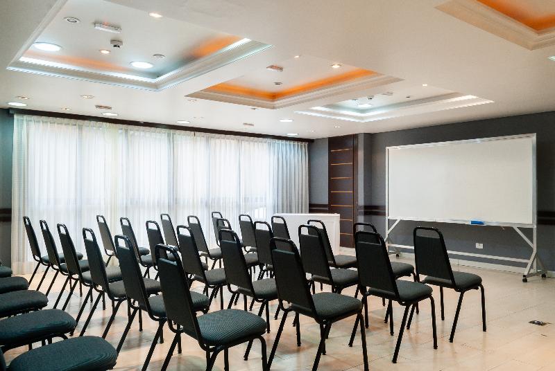 Master Curitiba Hotel   1,6 Km Do Estádio Couto Pereira   Show