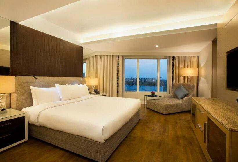 هتل Millennium Al Rawdah