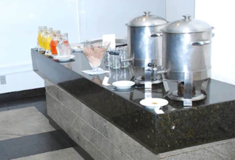 Отель Monumental Bittar